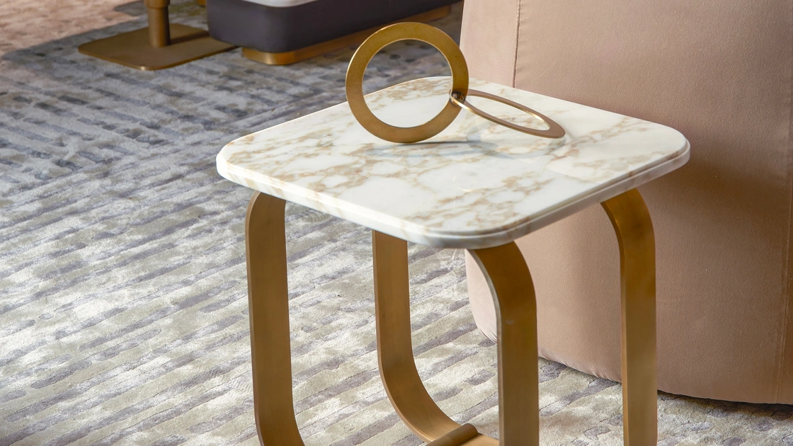 Tavolino Buddha Bar in marmo e ottone di Daytona Home