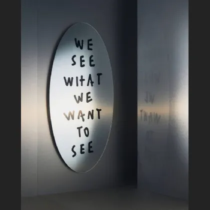 Specchio Me from Outside di Cassina