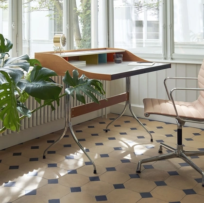 Scrittoio Home Desk di Vitra