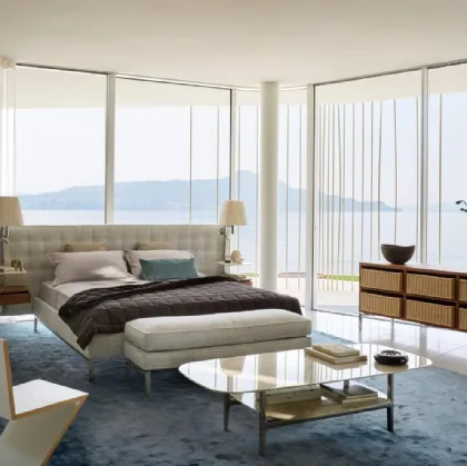 Tavolino Volage EX-S Coffee Table in marmo con bordi arrotondati di Cassina