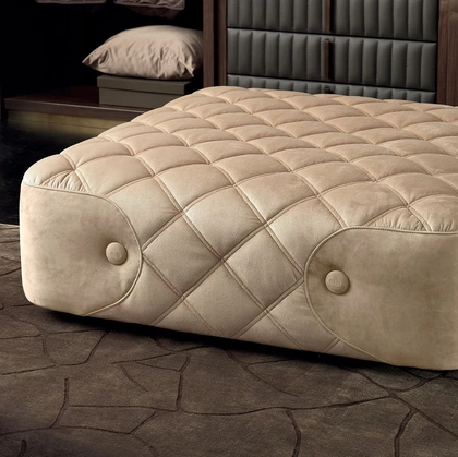 Pouf Wimbledon in pelle trapuntata di Daytona Home