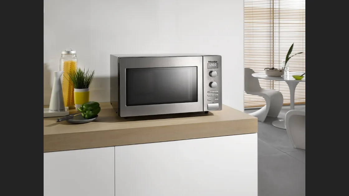 Forno a Microonde con Grill M 6012 SC con programmi automatici di Miele