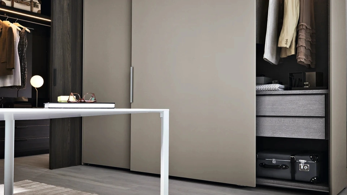 Armadio con ante scorrevoli Gliss Master - Start Door di Molteni & C