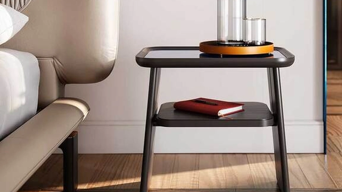 Comodino in legno massello Duo di Poltrona Frau