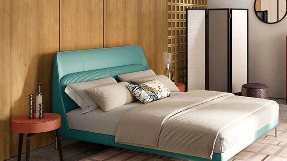 Letto matrimoniale in pelle con testiera Coupè di Poltrona Frau