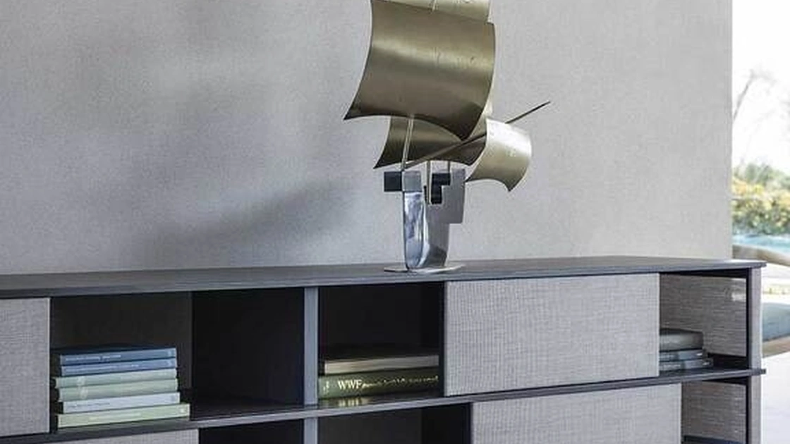 Madia Lloyd Tex Cabinet basso di Poltrona Frau