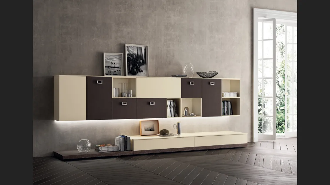 Parete Attrezzata Living Exclusiva 09 in laccato Beige e Pelle Ebano di Scavolini