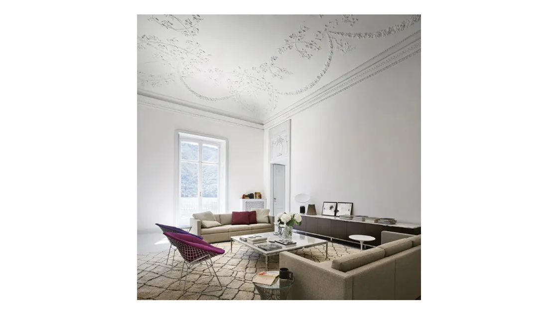 Poltroncina Bertoia Diamond Chair in metallo con rivestimento in tessuto imbottito di Knoll