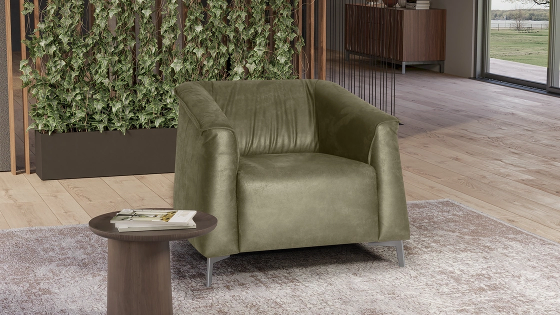 Poltroncina moderna in pelle con piedini in metallo Bess di Kermes divani