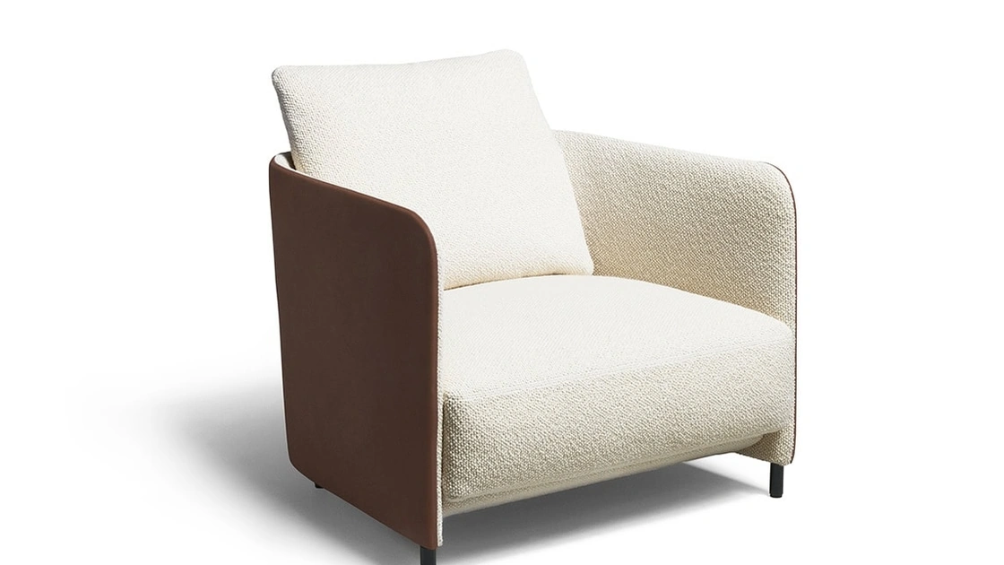 Poltroncina in tessuto con rivestimento esterno in pelle Blendy Movie di De Padova