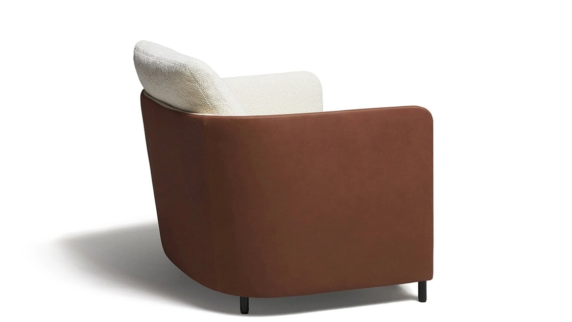 Poltroncina in tessuto con rivestimento esterno in pelle Blendy Movie di De Padova