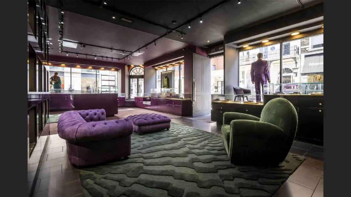 Poltroncina in velluto Chester Ozwald Boateng di Poltrona Frau
