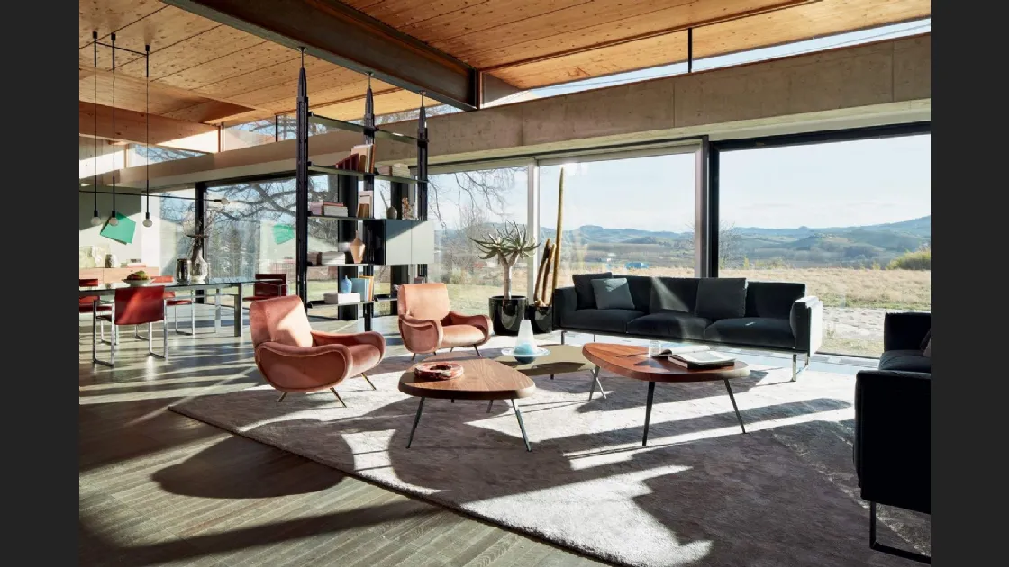 Poltrona di design in tessuto con piedi in metallo Lady di Cassina