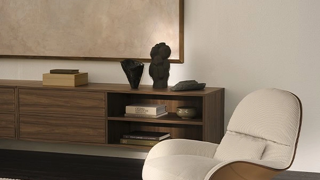 Poltrona in tessuto con retro in cuoio Louisiana di De Padova