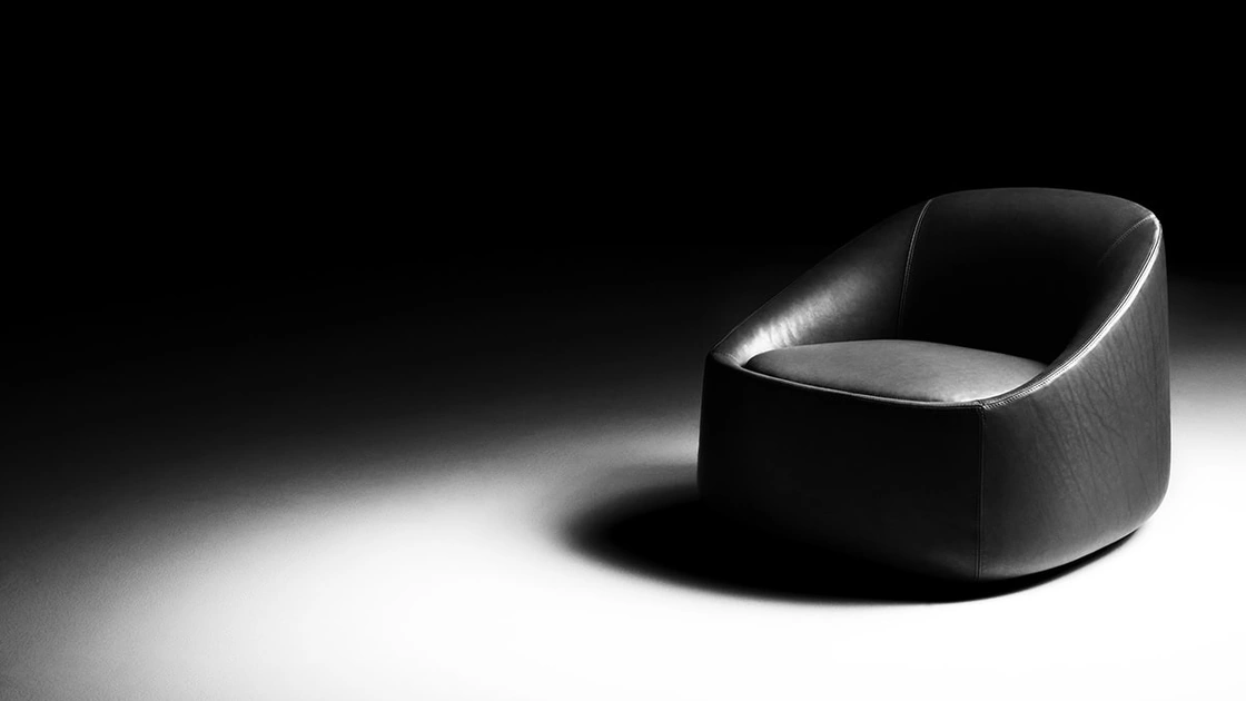 Poltroncina in pelle Ripamonti di De Padova