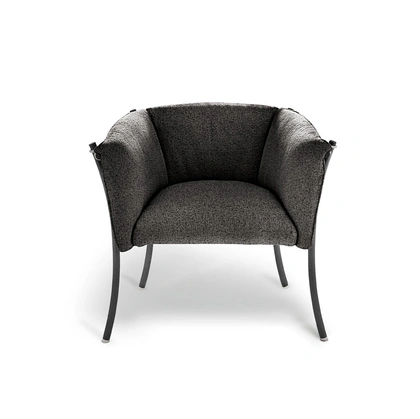 Poltroncina in tessuto Smeralda di De Padova