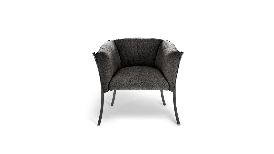 Poltroncina in tessuto Smeralda di De Padova