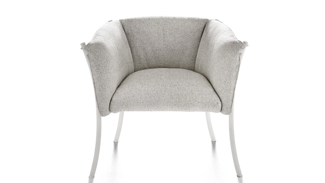 Poltroncina in tessuto Smeralda di De Padova