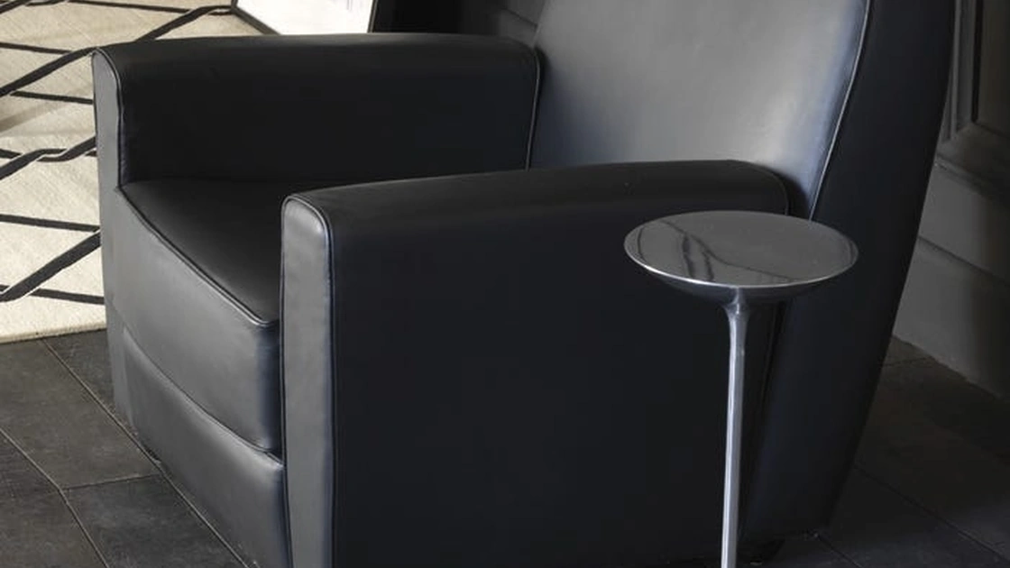 Poltrona in pelle Vigilius di Driade