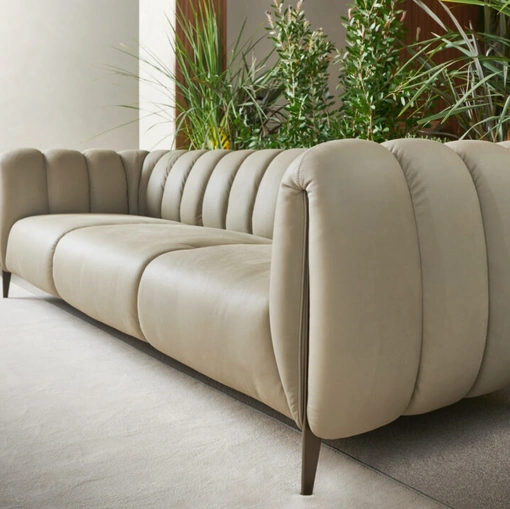 Divano lineare Brando di Franco Ferri