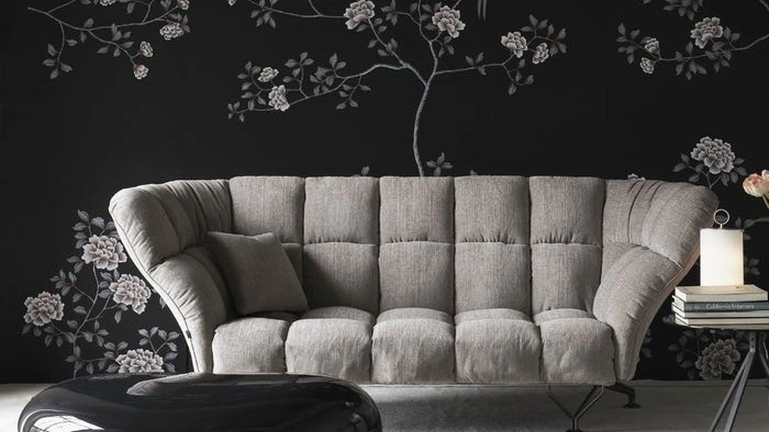 Divano lineare in tessuto trapuntato 33 Cuscini di Driade