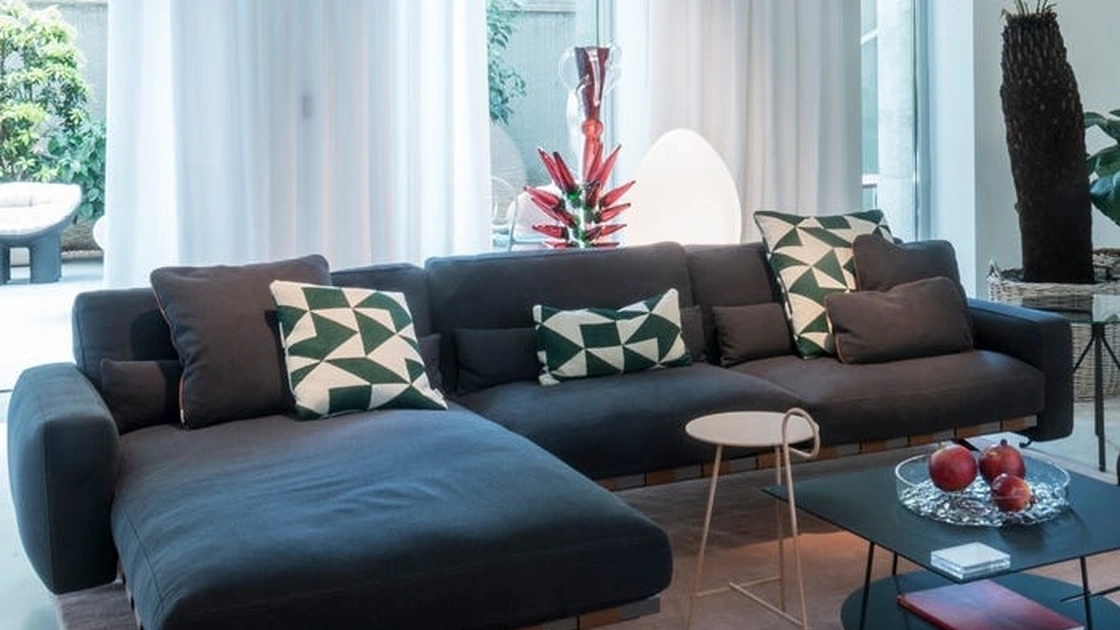 Divano con penisola Fenix di Driade