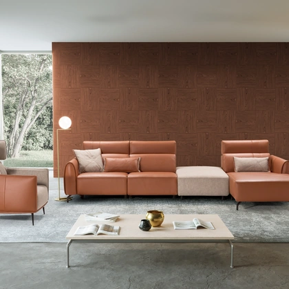 Salotto con penisola in pelle e poltrona in pelle e tessuto Harbur di Kermes divani