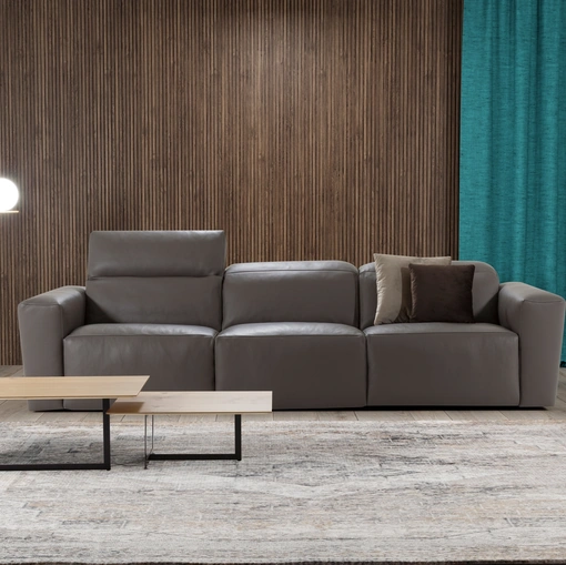 Divano lineare in pelle con poggiatesta reclinabili Botero di Kermes divani