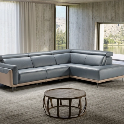 Divano angolare in pelle con poggiatesta regolabili e meccanismo relax elettrico Roy di Kermes divani