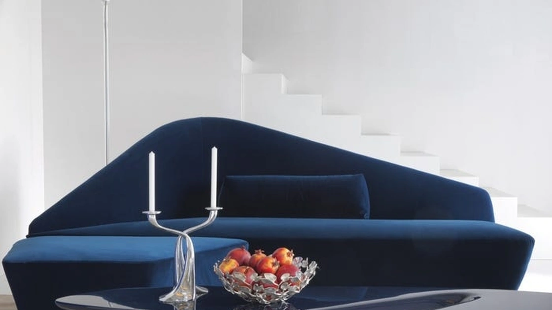 Divano lineare in velluto Verlaine di Driade