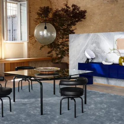 Sedia girevole Durable in pelle imbottita con struttura in tubolare di acciaio di Cassina