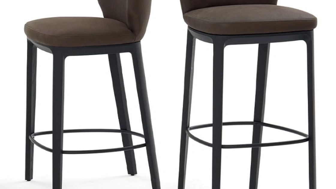 Sgabello in tessuto imbottito Ami di De Padova