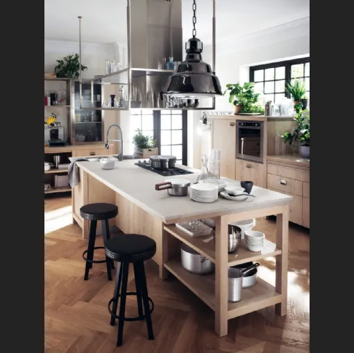 Sgabello Barstud con seduta in pelle con borchie di Scavolini