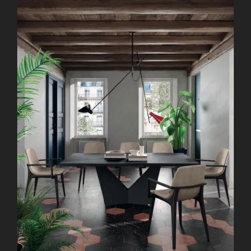 Sedia Boutique con braccioli in tessuto e massello di frassino di Scavolini