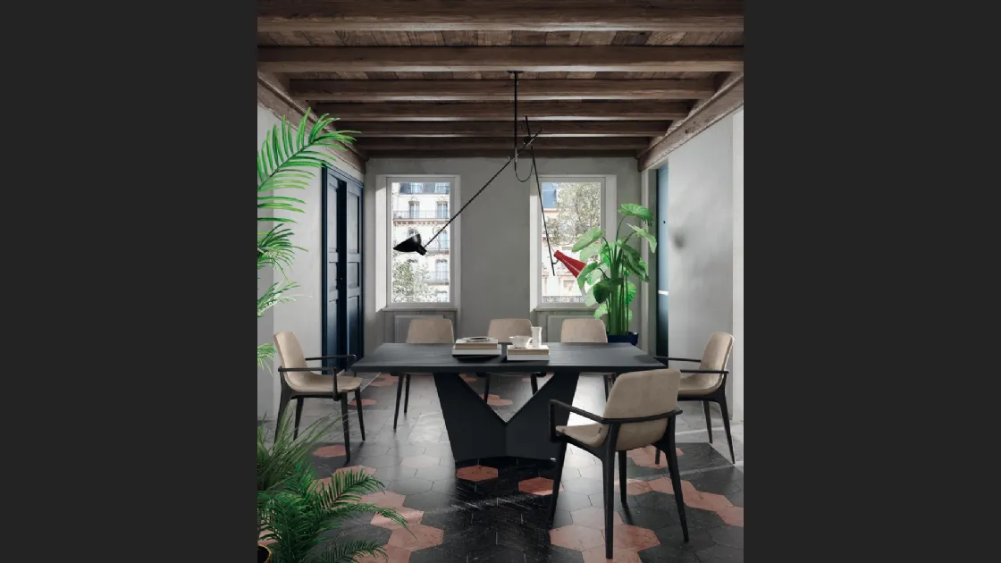 Sedia Boutique con braccioli in tessuto e massello di frassino di Scavolini