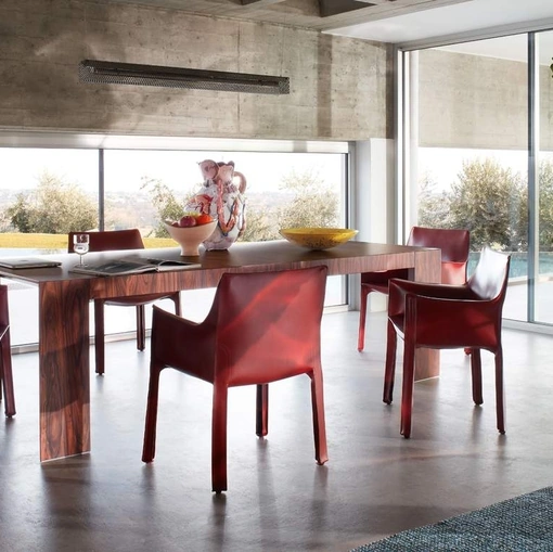 Sedia in cuoio Cab 413 di Cassina