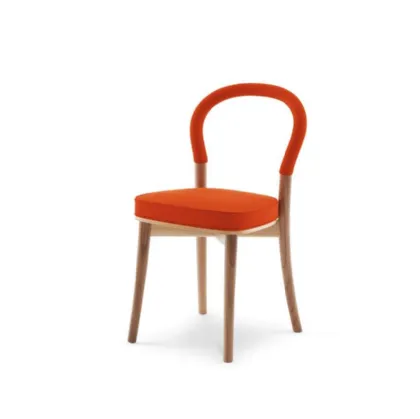Sedia in tessuto imbottito con struttura in massello di frassino Göteborg di Cassina