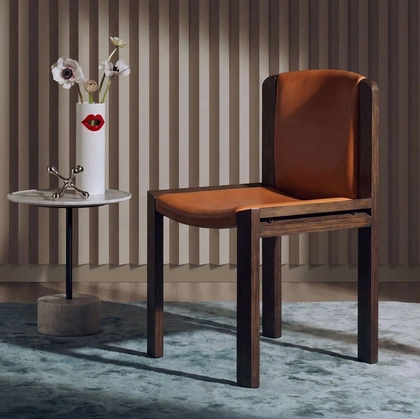 Sedia in pelle Chair 300 di Cassina