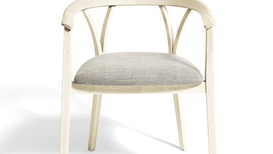 Sedia in massello di frassino con seduta imbottita Donzelletta di De Padova