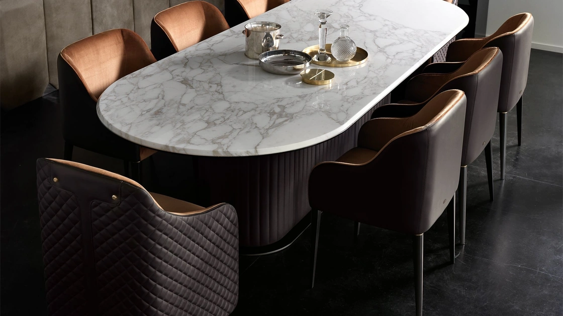 Sedia Julia in tessuto con schienale in pelle di Daytona Home