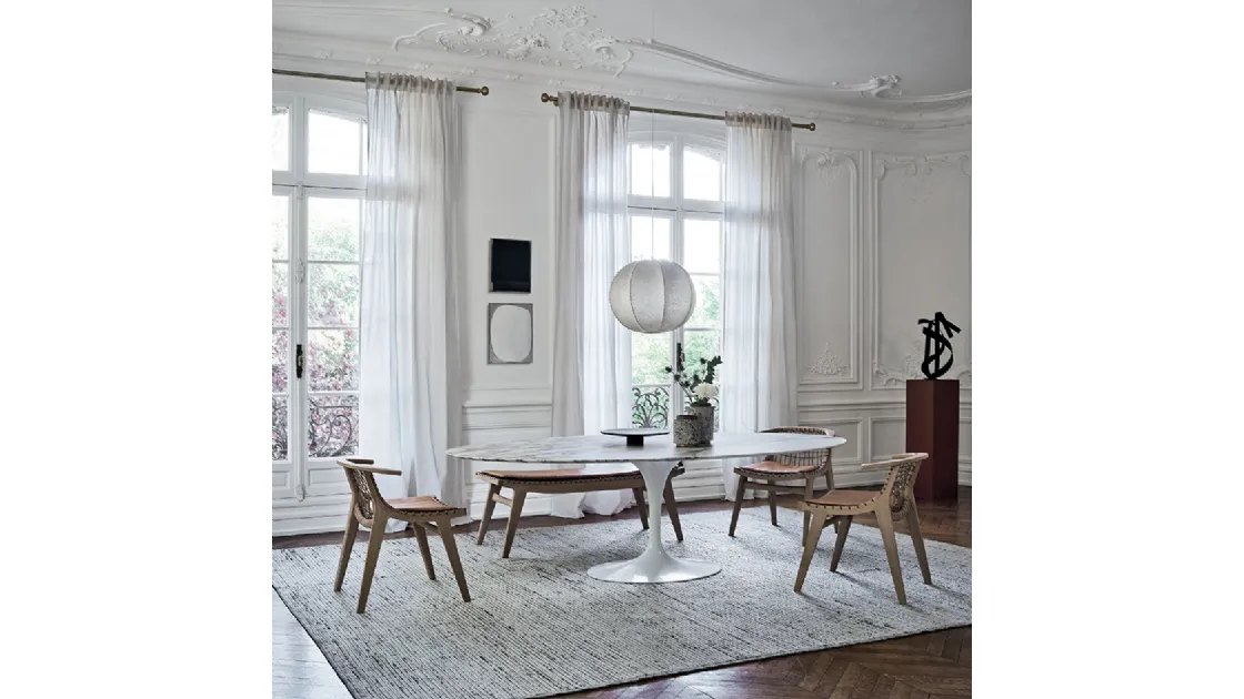 Sedia in legno Klismos di Knoll