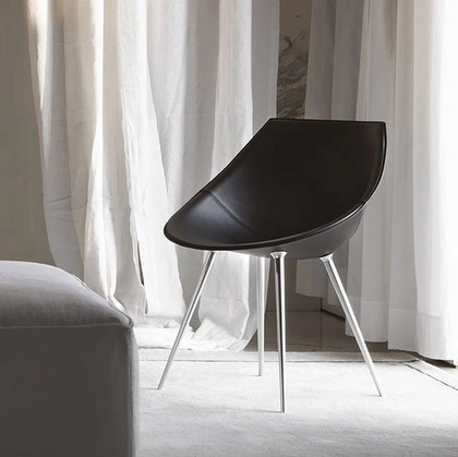 Sedia Lagò rivestita in cuoio di Driade