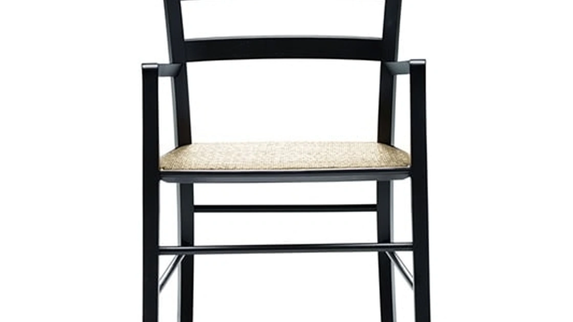 Sedia in massello di frassino M16 di De Padova