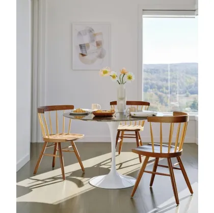 Sedia Nakashima Straight-Back di Knoll