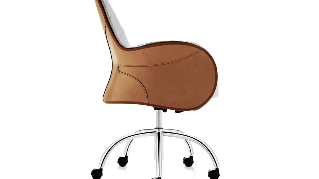 Sedia imbottita Serbelloni in tessuto con schienale in cuoio di De Padova