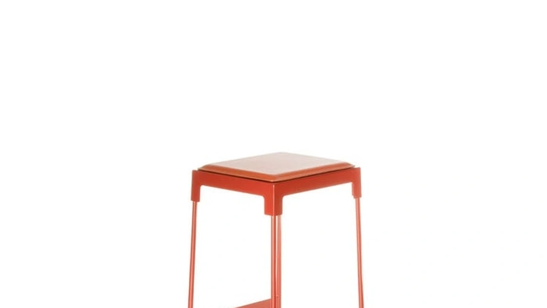 Sgabello Mingx in acciaio con seduta in cuoietto di Driade