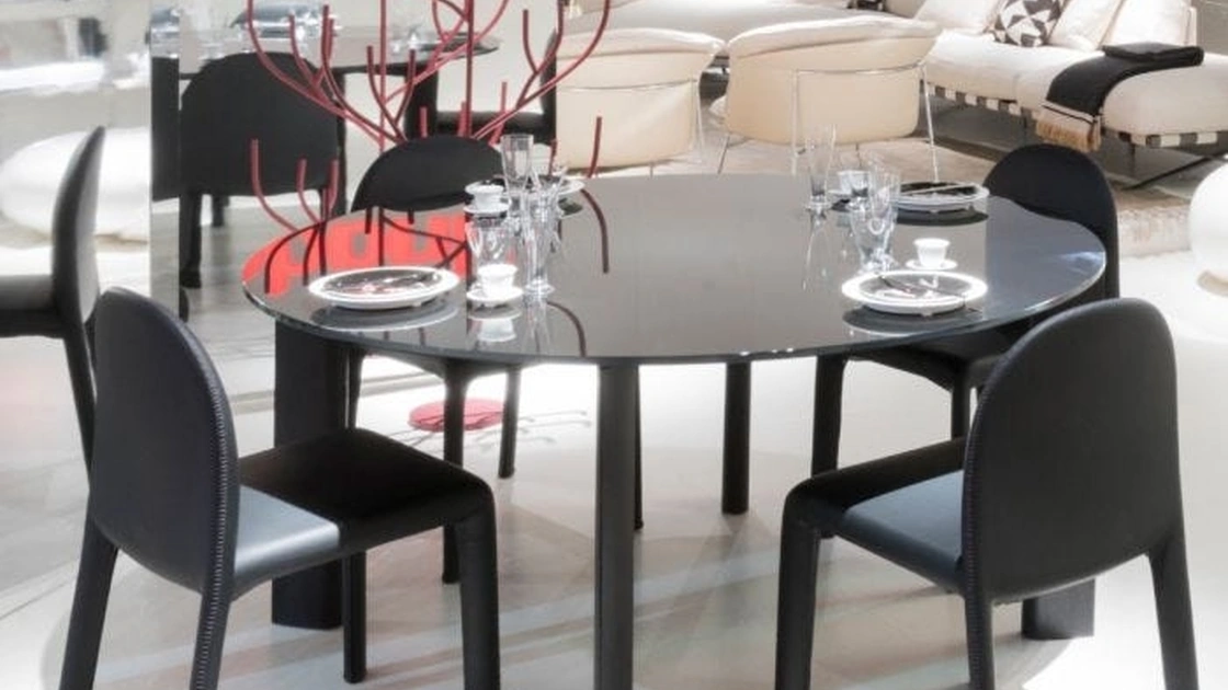 Sedia con rivestimento in pelle con cuciture decorative su gambe e schienale Soiree di Driade