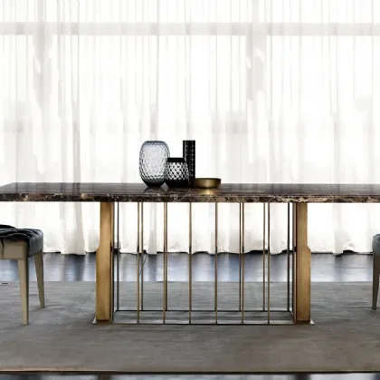 Tavolo Aston rettangolare con top in marmo e struttura in ottone di Daytona Home