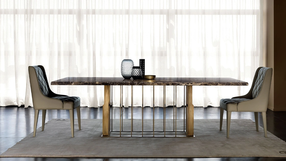 Tavolo Aston rettangolare con top in marmo e struttura in ottone di Daytona Home