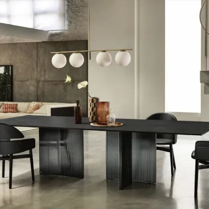 Tavolo Big Wave con top in vetro spatolato Ecomalta di Fiam